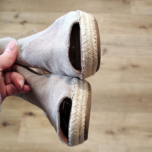 Gentle souls by kenneth cole colleen espadrille wedge + FREE  Gentle Souls Kenneth Cole Colleen Wedge Sandals Tan Neutral Sz 7 Minimalist